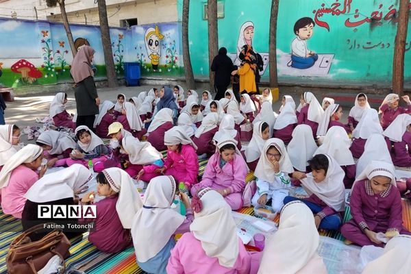 ناهار وحدت  در دبستان دخترانه بعثت ناحیه 3 شیراز