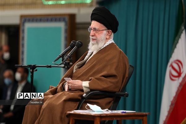 دیدار معلمان با حضرت آیت‌الله خامنه‌ای رهبر انقلاب اسلامی