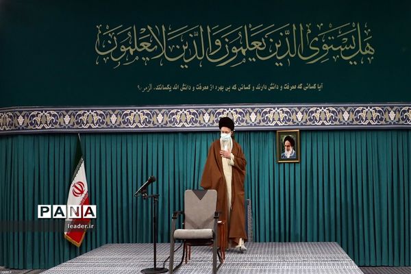 دیدار معلمان با حضرت آیت‌الله خامنه‌ای رهبر انقلاب اسلامی