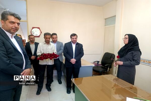 آیین تجلیل از کارمندان  اداری  آموزش و پرورش ملارد در روز معلم