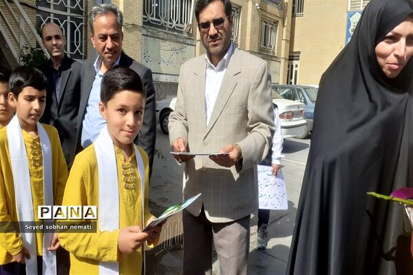 مراسم تقدیر از فرهنگیان در اداره آموزش و پرورش ناحیه2