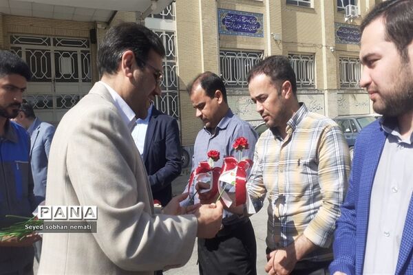 مراسم تقدیر از فرهنگیان در اداره آموزش و پرورش ناحیه2