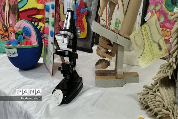 برگزاری جشنواره زیست‌شناسی در دبیرستان کوثر