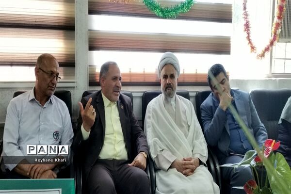 برگزاری جشنواره زیست‌شناسی در دبیرستان کوثر