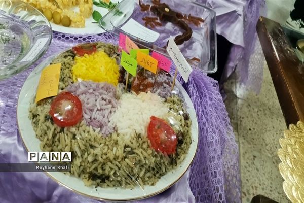 برگزاری جشنواره زیست‌شناسی در دبیرستان کوثر