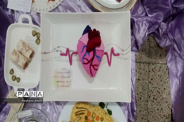 برگزاری جشنواره زیست‌شناسی در دبیرستان کوثر