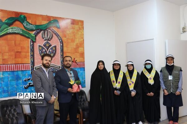 تقدیر از مسئولان اداره‌کل آموزش و پرورش خراسان رضوی در محل کار