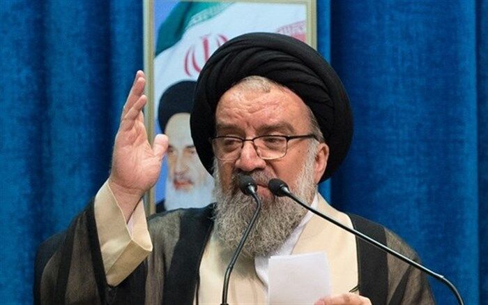 آیت‌الله خاتمی: همسایگان برای برقراری رابطه با ایران مسابقه می‌دهند