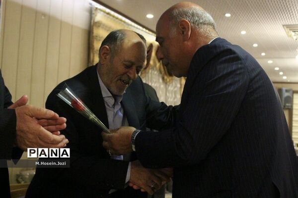 همایش تجلیل از معلمان نمونه ناحیه 3 آموزش و پرورش قم