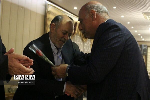 همایش تجلیل از معلمان نمونه ناحیه 3 آموزش و پرورش قم