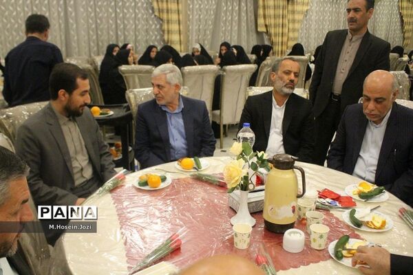 همایش تجلیل از معلمان نمونه ناحیه 3 آموزش و پرورش قم