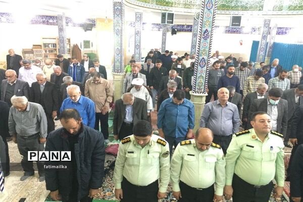 برگزاری میز خدمت  اداره آموزش و پرورش در مصلی نماز عبادی سیاسی جمعه در شهرستان فیروزکوه