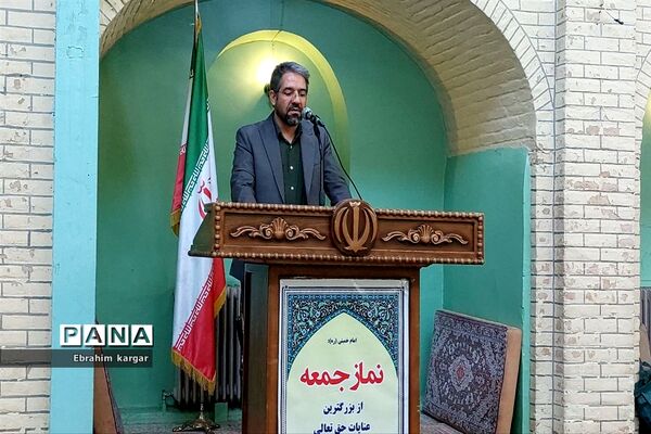 تقدیر از معلمان نمونه در نماز‌جمعه کن