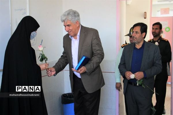 تبریک روز معلم مسئولین شهرستان ابرکوه  به آموزگاران ابرکوهی