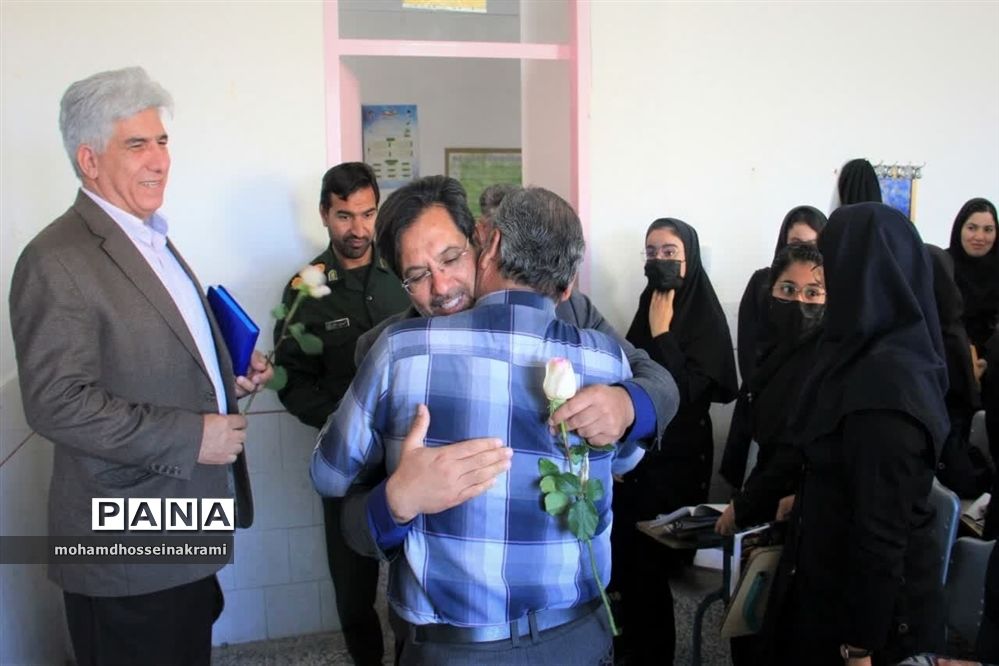 تبریک روز معلم مسئولین شهرستان ابرکوه  به آموزگاران ابرکوهی