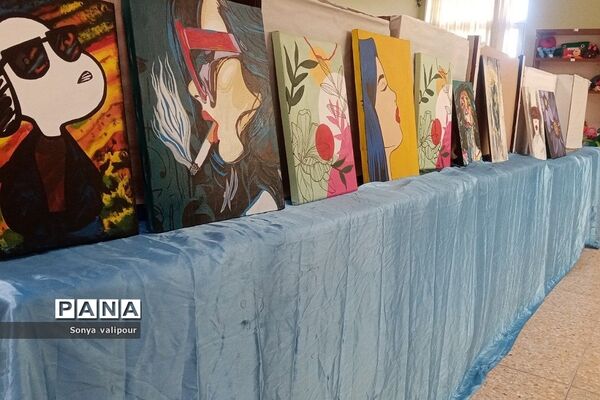 برگزاری نمایشگاه به مناسبت هفته مشاغل در دبیرستان سیمای ایمان