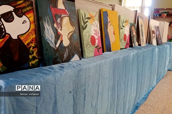 برگزاری نمایشگاه به مناسبت هفته مشاغل در دبیرستان سیمای ایمان
