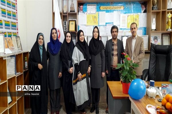 گرامیداشت  روز معلم و تقدیر از معلمان مدرسه ملاصدرا شهرستان قدس
