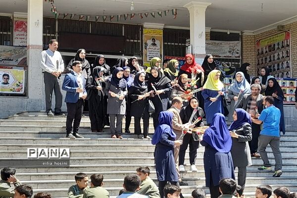 گرامیداشت  روز معلم و تقدیر از معلمان مدرسه ملاصدرا شهرستان قدس