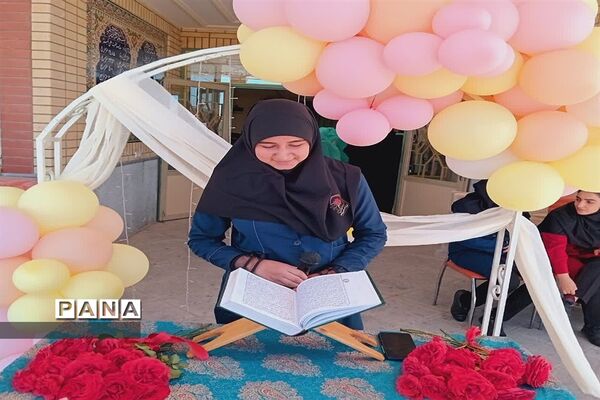 مراسم گرامیداشت هفته معلم در مدرسه شاهد منتصرین