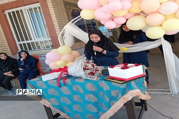 مراسم گرامیداشت هفته معلم در مدرسه شاهد منتصرین