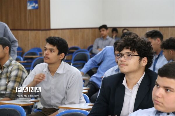سومین نشست یازدهمین دوره مجلس دانش‌آموزی ناحیه ۵مشهدمقدس