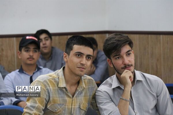 سومین نشست یازدهمین دوره مجلس دانش‌آموزی ناحیه ۵مشهدمقدس