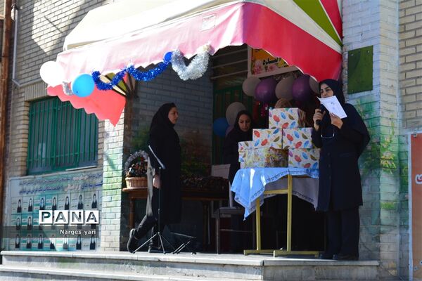برگزاری مراسم روز معلم درمدرسه مهدیه شهرستان‌ شهریار