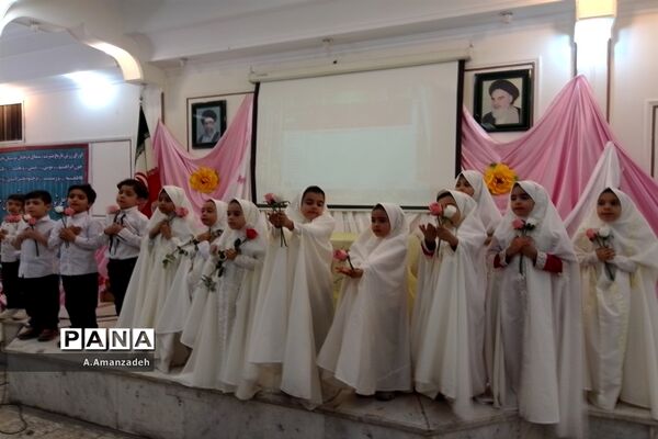 مراسم تجلیل از مقام معلم در منطقه 15