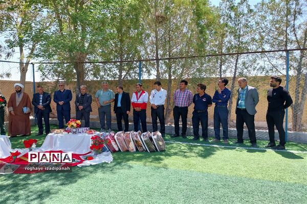 تجلیل از آموزگاران دبستان منتظر قائم خاتم