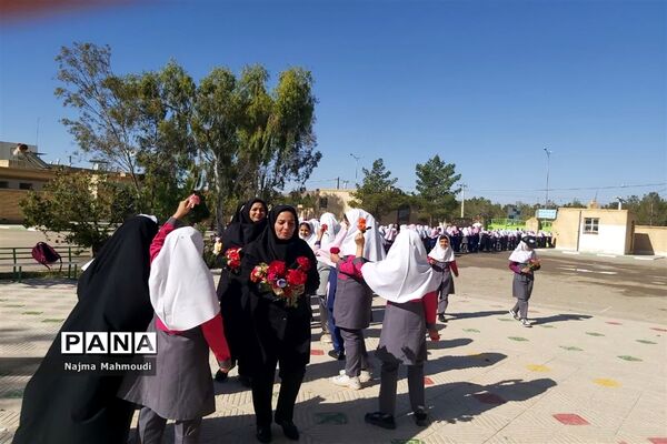 تقدیر از آموزگاران مدرسه غفاری شهرستان خاتم