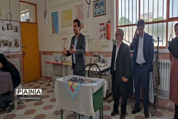 افتتاحیه نمایشگاه آثار و تولیدات هنرجویان هنرستان شهید شهیدی  در خلیل آباد