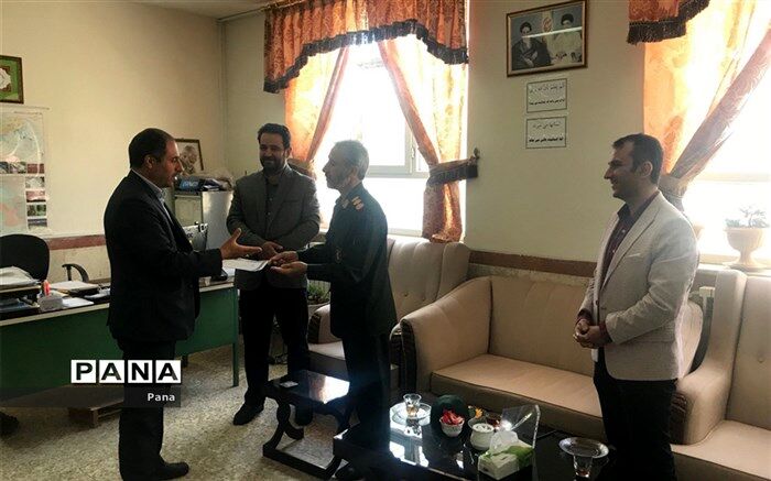 تقدیر فرمانده سپاه میانه از معلمان