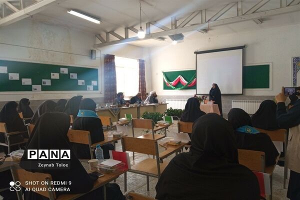 برگزاری دومین جلسه هم‌اندیشی رؤسای شوراهای دانش‌آموزی متوسطه دوم دختر ناحیه پنج