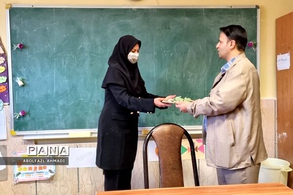 گرامیداشت مقام معلم در مدارس آموزش و پرورش فشافویه