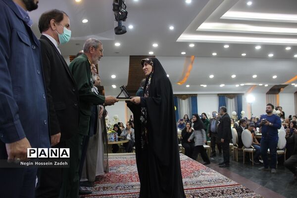 مراسم تجلیل ازمعلمان سرآمد شهرستان‌های استان تهران در اسلامشهر
