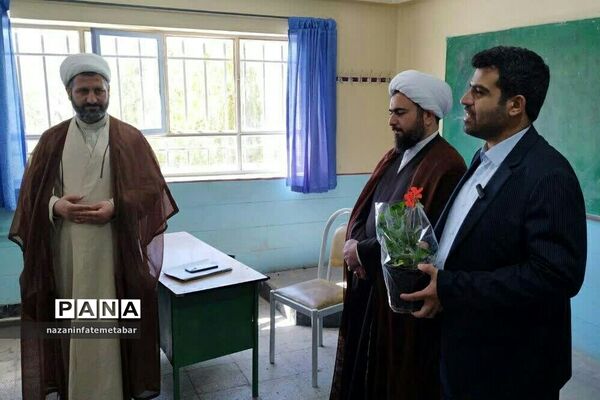 مراسم سپاس معلم در مدارس شهرستان فیروزکوه