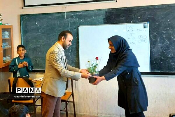 مراسم سپاس معلم در مدارس شهرستان فیروزکوه