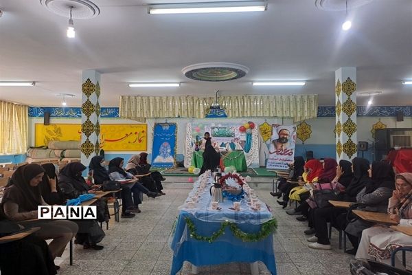 گرامیداشت هفته معلم در دبیرستان سیزده آبان ناحیه یک کرج