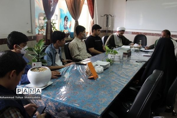 دیدار نمایندگان مجلس دانش‌آموزی سمنان با معاونت پرورشی شهرستان سمنان