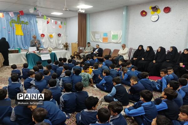 برگزاری مراسم سپاس معلم  در دبستان پسرانه آذر یزدی ناحیه یک