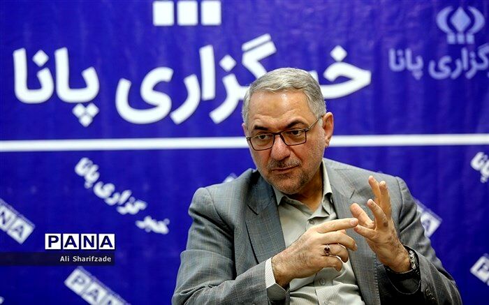 معلم با خلق باورهای راستین به دانش‌آموزان هویت می‌بخشد