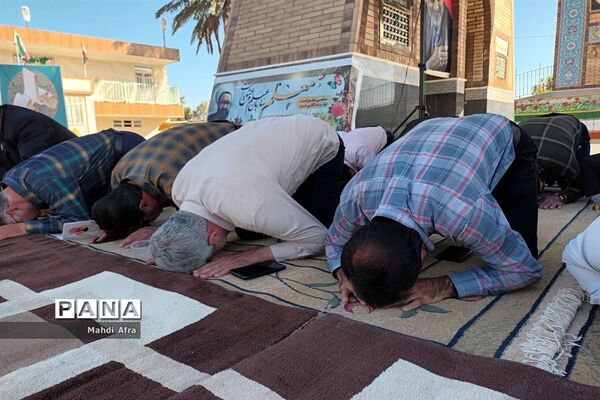 مراسم زیارت عاشورا به مناسبت هفته معلم در کنار مزار مطهر شهدای گمنام بهبهان