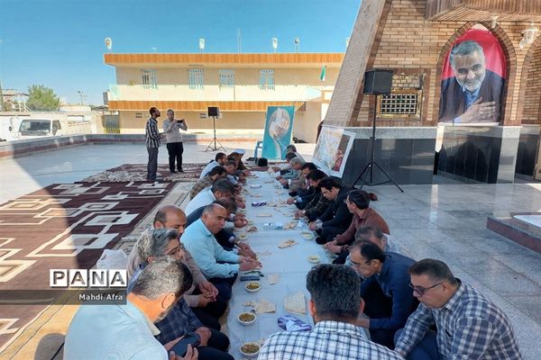 مراسم زیارت عاشورا به مناسبت هفته معلم در کنار مزار مطهر شهدای گمنام بهبهان