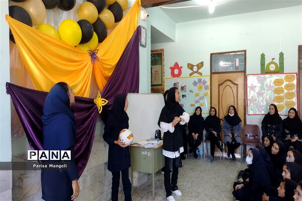 بزرگداشت مقام معلم در دبیرستان متوسطه اول توحید خاتم