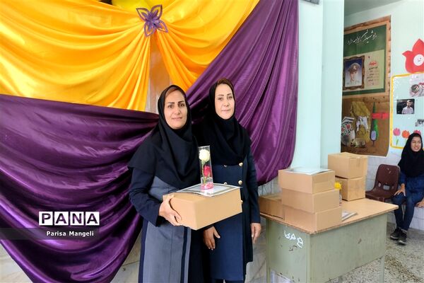 بزرگداشت مقام معلم در دبیرستان متوسطه اول توحید خاتم
