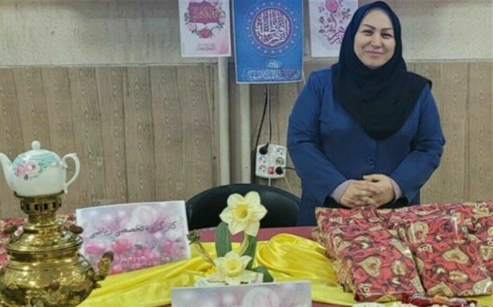 معلم راهنمای خوبی‌ها ‌و هدایتگر و بیدار‌کننده است