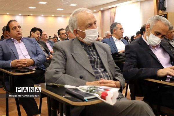 آیین زنگ سپاس معلم در تبریز