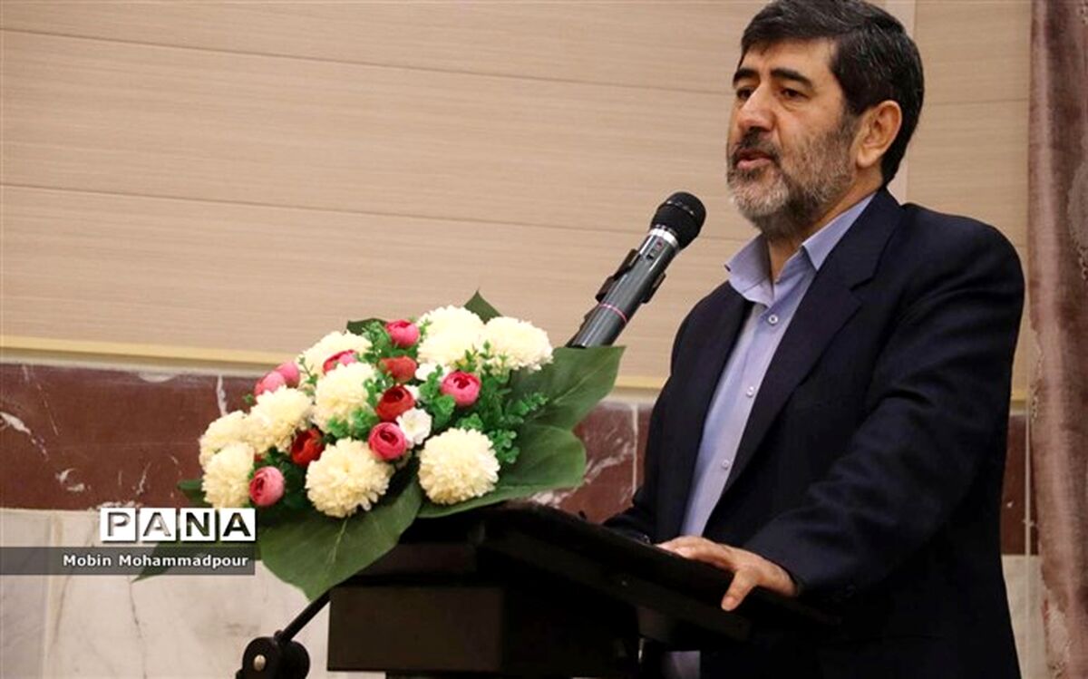امروزه دشمنان قشر فرهنگی و دانش‌آموز را هدف گرفته‌اند