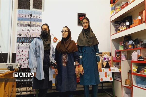 بازدید دانش‌آموزان پایه نهم آموزشگاه احرار از دبیرستان کار و دانش نور ملارد